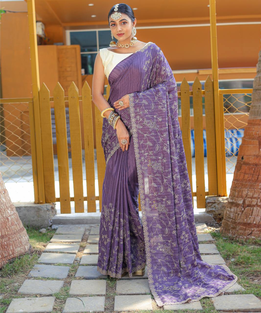 Pure Soft Silk Saree With Beautiful Thread Handwork