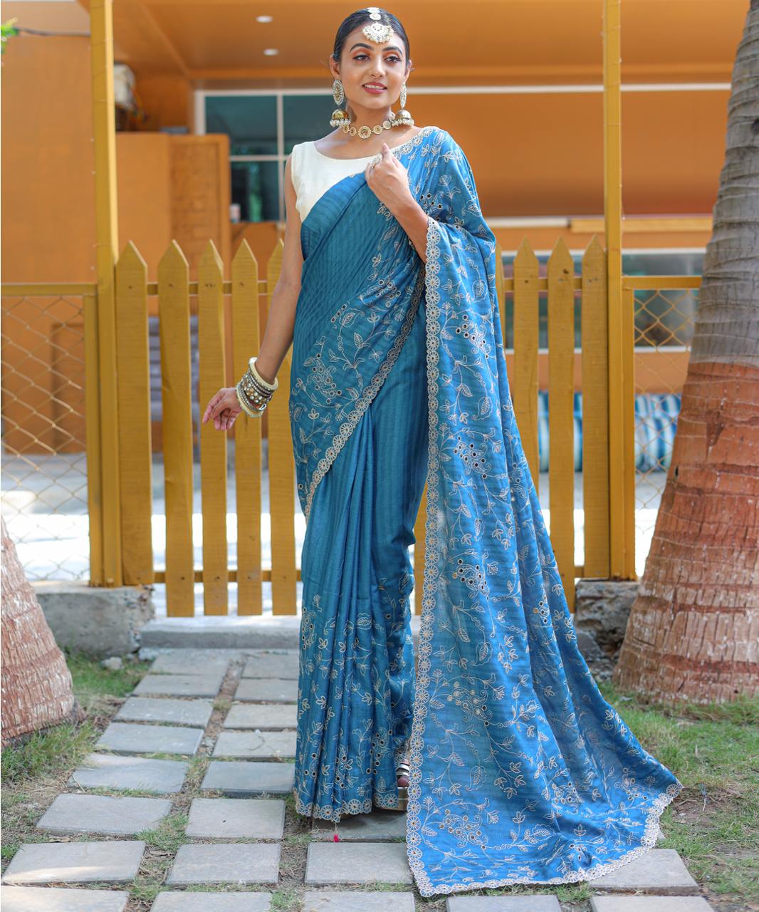 Pure Soft Silk Saree With Beautiful Thread Handwork